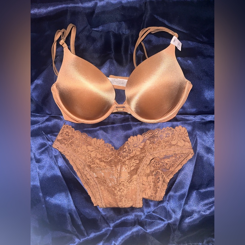 30D XS Victoria’s Secret Very Sexy Smooth Push-Up Bra Lingerie Lace Panty Set